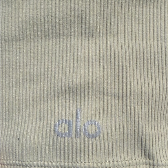 ALO Yoga Ribbed Women's Crop Top - Picture 4 of 5